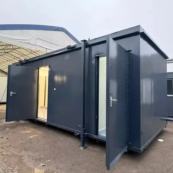 Blocco Sanitario 24 Piedi — 4 WC + 3 Urinali Uomini / 1 WC Donne — 7,3 × 2,44 m - immagine 1