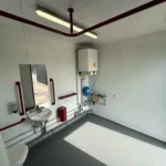 Blocco Sanitario Portatile PMR — WC, Doccia e Lavabo Accessibili per Persone con Disabilità - immagine 7