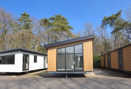 Casa mobile Arran 11,5 x 4 m con design in legno - immagine 2