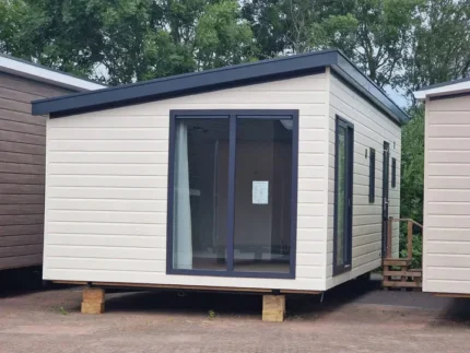 Casa mobile Dream 9 x 4 m con 2 camere e 4 letti - immagine 2