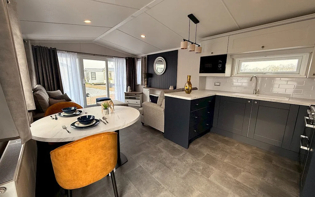 Casa mobile Margaux Veloz 11 x 3,8 m arredata - immagine 2