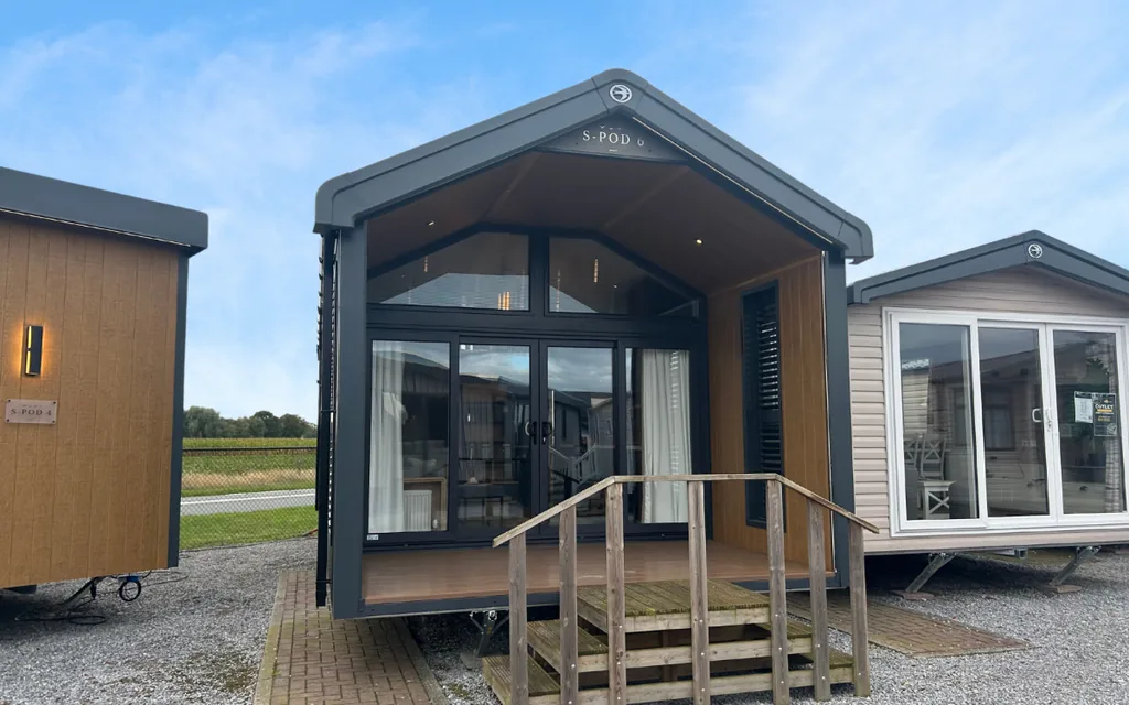 Casa mobile S-Pod 6 9,3 x 3,75 m per glamping - immagine 1