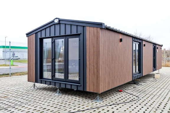 Casa Mobile Texel Deluxe – 10,45 x 3,75 m – Design Contemporaneo Legno e Antracite - immagine 1