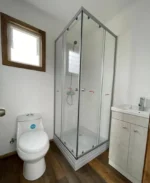 Casetta modulare Atenas 6 x 3 m – 18 m² con bagno con cabina doccia in vetro - immagine 6