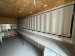 Container Bar 6 m Grigio Antracite su Ruote — Completamente Attrezzato con Acqua, Elettricità e Frigorifero - immagine 14