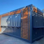 Container Caffetteria 6 m Antracite e Legno — Interni Arancione, Finestre a Ribalta, LED Encastrati - immagine 1