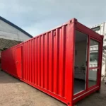 Container Sanitario 40 Piedi — Uomini/Donne — 2+1 Docce + 2+1 WC + Urinali + Lavabi — Rosso RAL 3000 - immagine 3