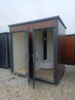 Container Sanitario Doppio 2 Cabine — 1 WC + Lavabo / 1 Doccia + Lavabo — Pannelli Effetto Legno — 2,46 × 1,97 × 2,45 m - immagine 5