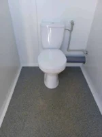 Container Sanitario Doppio 2 Cabine WC — Acciaio Antracite Liscio — 2,45 × 1,73 × 2,29 m - immagine 6