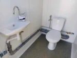 Container Sanitario Doppio 2 Cabine WC — Acciaio Antracite Liscio — 2,45 × 1,73 × 2,29 m - immagine 10