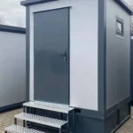 Container Sanitario Doppio — 2 Cabine WC con Urinale e Lavabo — 2 × 2 m - immagine 1