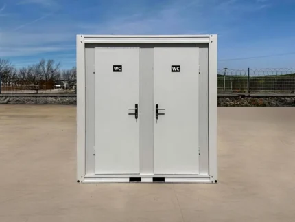 Container Sanitario Doppio WC — 2 Cabine con Lavabo, Specchio e LED — 2,20 × 1,20 × 2,50 m - immagine 1
