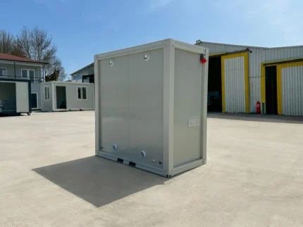 Container Sanitario Doppio WC — 2 Cabine con Lavabo, Specchio e LED — 2,20 × 1,20 × 2,50 m - immagine 2