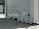 Container Sanitario Doppio WC — 2 Cabine con Lavabo, Specchio e LED — 2,20 × 1,20 × 2,50 m - immagine 4