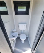 Container Sanitario Doppio WC Uomini/Donne — Cabina WC+Urinale + Cabina WC+Lavabo — Acciaio Antracite RAL 7016 — 2,40 × 1,20 × 2,35 m - immagine 6
