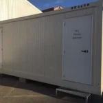 Container Sanitario Sani Master Mixto 6 m – Sezioni Separate Uomini e Donne con 4 WC e 2 Urinatoi - immagine 1