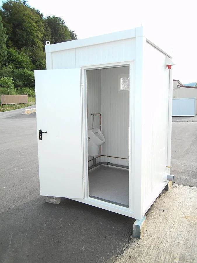Container Sanitario WC + Urinale + Lavabo — Poco-Sani Nr. 1 — Acciaio Zincato RAL 9002 — 1,61 × 1,67 × 2,54 m - immagine 2