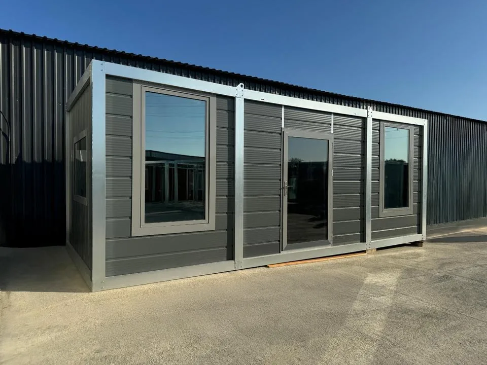 Container Ufficio 240 x 600 Grigio RAL 7016 — Vetrata Frontale e Pavimento Legno - immagine 1