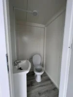 Container Ufficio 6 x 3 m Antracite con Lame in Legno e Vetrate Scorrevoli - immagine 4