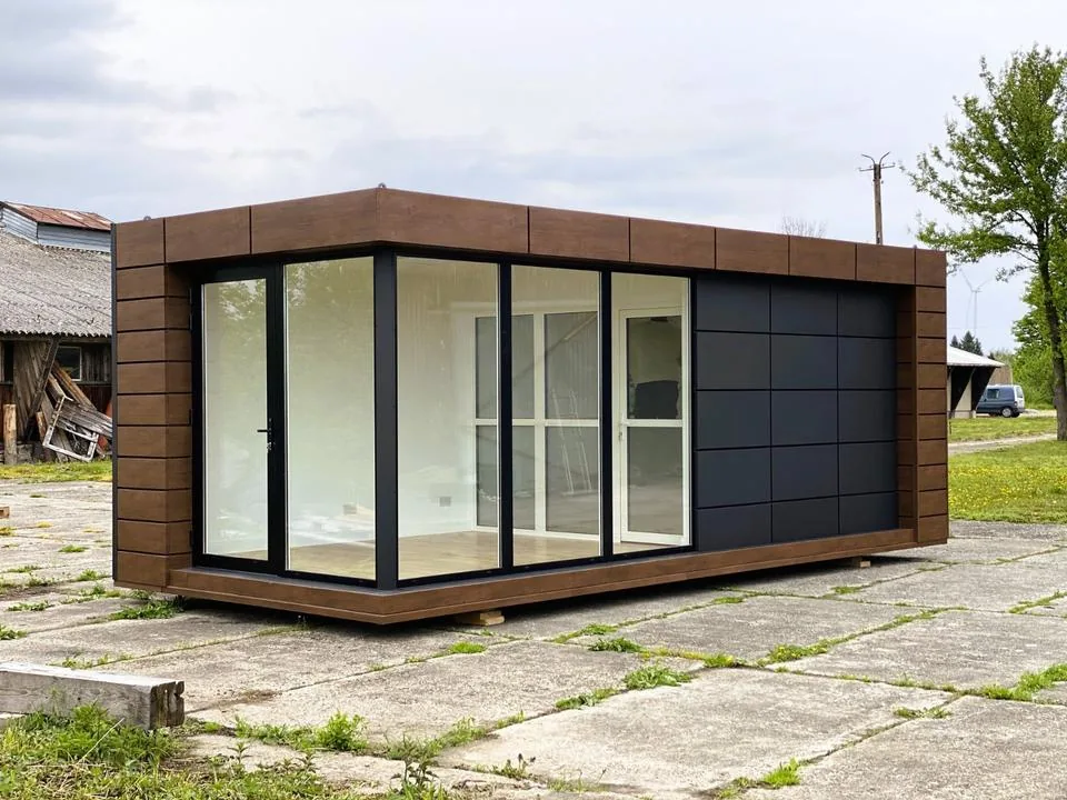 Container Ufficio 7 x 3 m — Pannelli Noce Scuro e Grigio con Vetrate a Tutta Altezza - immagine 2