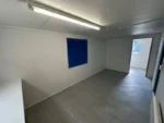 Container Ufficio 7,3 x 2,7 m — Container Marittimo Verniciato Blu con Angolari ISO - immagine 9
