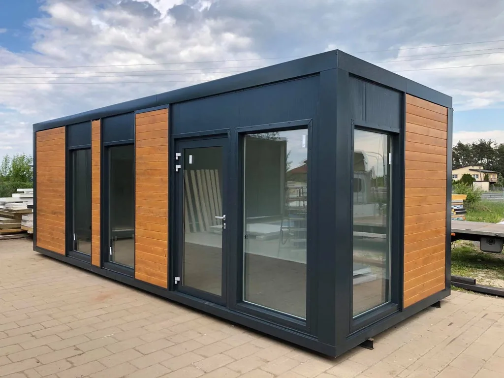 Container Ufficio 8 x 3 m — Rivestimento Legno Orizzontale e Profilatura Antracite - immagine 1