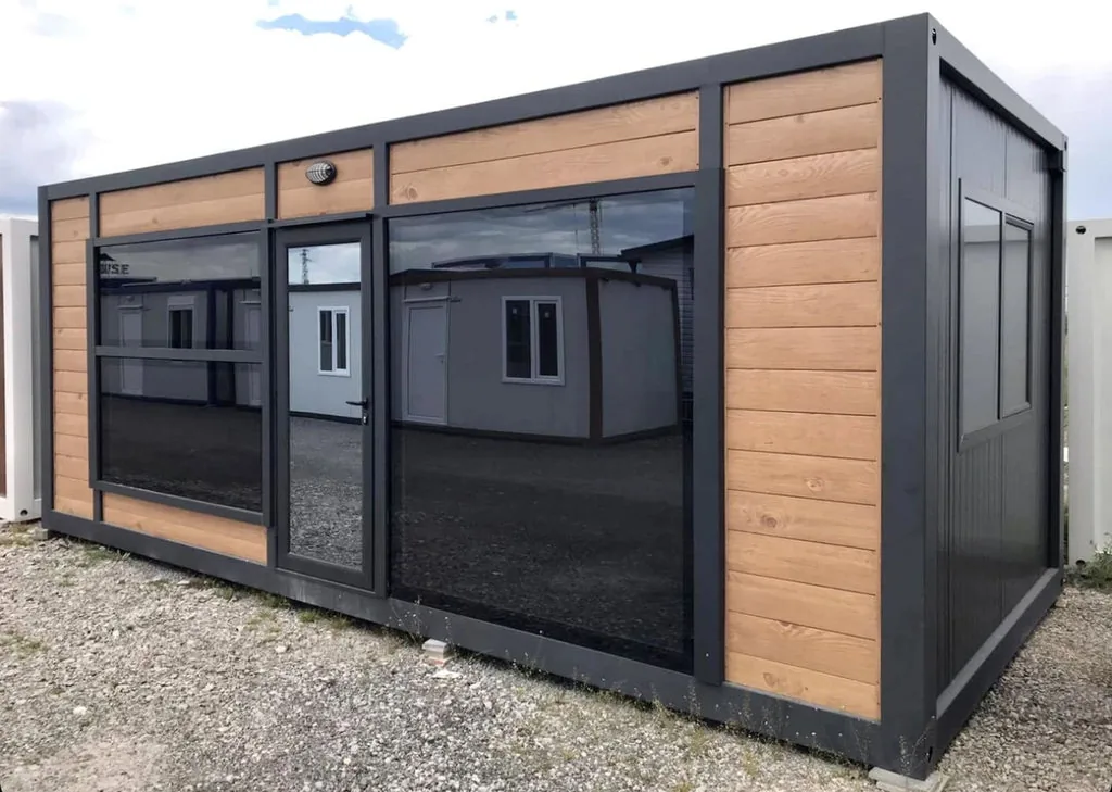 Container Ufficio Linea Premium 16,8 m² — Listoni Legno Orizzontali e Vetrate Oscurate Antracite - immagine 1