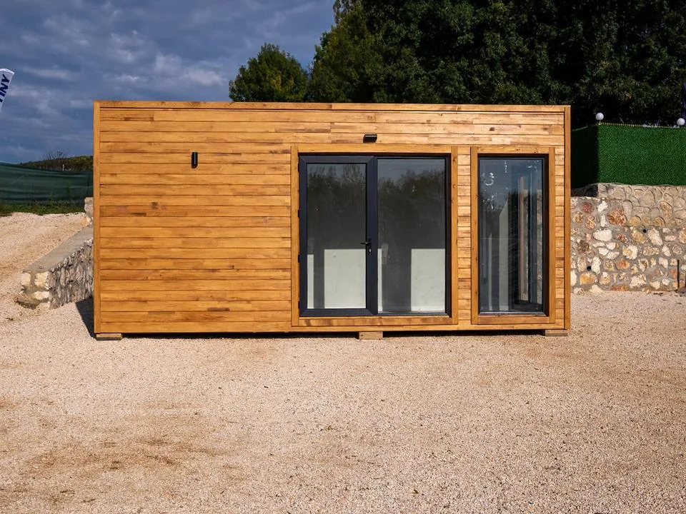 Container Ufficio Moonlight 240 x 600 — Rivestimento Legno, Vetrate Panoramiche - immagine 1