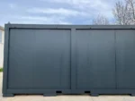 Container Ufficio Wolf Tiny Modello Black Diamond 2,4 x 5,0 m — Grigio Antracite con Vetrate e Porta Battente - immagine 6