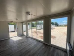 Container Ufficio Wolf Tiny Modello Casa de Cristal 3 x 7 m — Facciata Interamente Vetrata Bianca - immagine 11