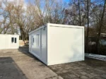 Container Ufficio XL 3 x 7 m con WC e Cucina — Bianco con Due Porte e Due Finestre - immagine 4