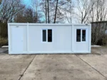 Container Ufficio XL 3 x 7 m — Wolf Tiny Bianco con Due Finestre e Porta sul Lato Lungo - immagine 4