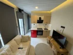 Mini Casa Residenziale 10 x 3 m — Pannelli Compositi Beige Crema con Cornice Antracite e Porte Scorrevoli - immagine 5