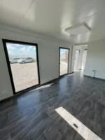 Modulo Abitabile 21 m² (7 x 3 m) — Rivestimento Legno Orizzontale Noce con Avvolgibile Antracite e Bagno con Vasca - immagine 7