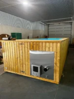 Piscina in legno 6,8 × 2,4 m con stufa a legna integrata, liner blu e scala laterale - immagine 4