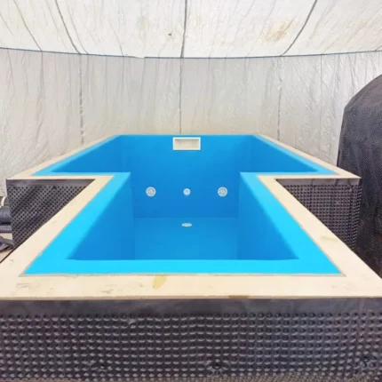 Piscina interrata in calcestruzzo 4,90 × 2,14 m con rivestimento Alkorplan, scalinata romana e doppio isolamento - immagine 1