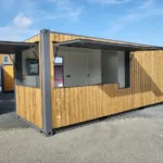 Snack Box 20 Piedi Privilegio — Rivestimento Legno 1,5 Lati, Sportello + Anta Timpano, Interni Bianchi, Zona Tecnica - immagine 1